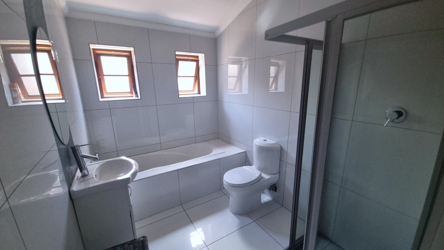 4 Bedroom Property for Sale in Waterval East North West